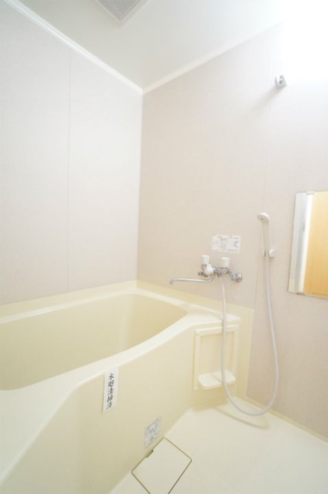 M APARTMENTの風呂