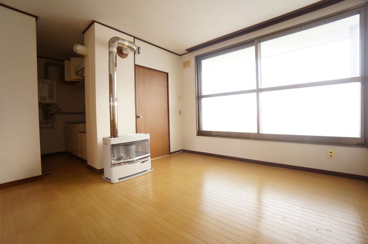 北海道札幌市手稲区手稲本町三条1丁目の賃貸アパートの居間