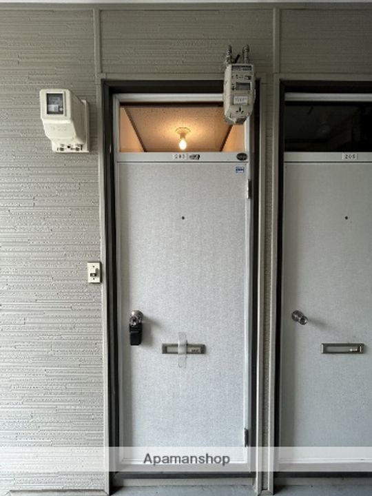 北海道札幌市手稲区富丘一条5丁目の賃貸アパートの玄関