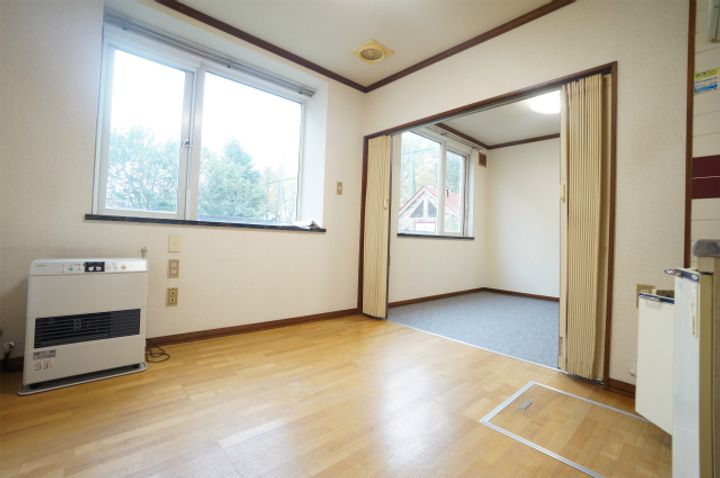 グランドール片桐・Ⅱ103の居間