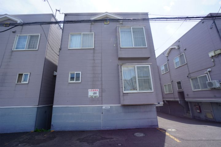 ロイヤルハウス富丘B102の外観