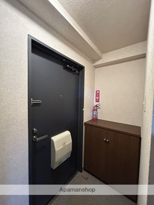 レジデンス雅402の玄関