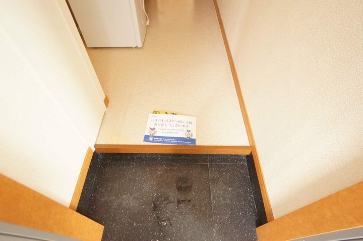 レオパレスサミット花和103の玄関