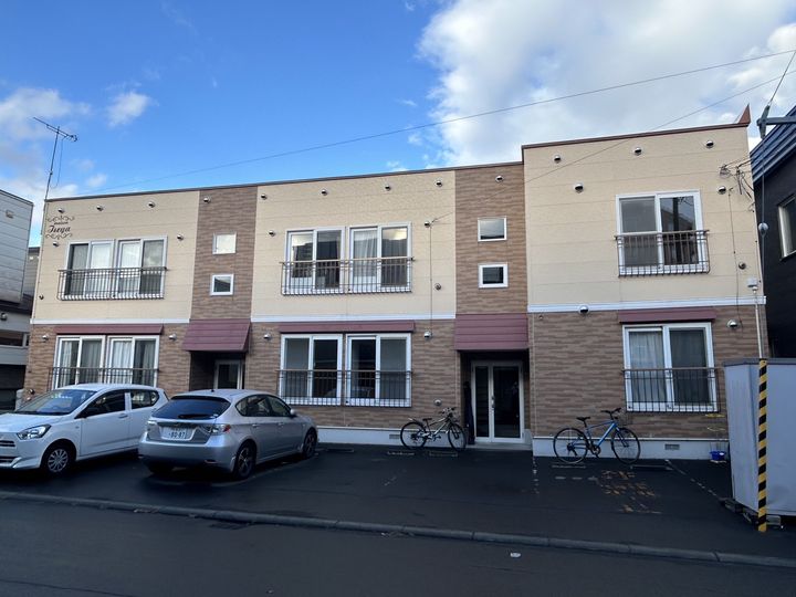 北海道札幌市手稲区西宮の沢一条4丁目の賃貸アパートの外観