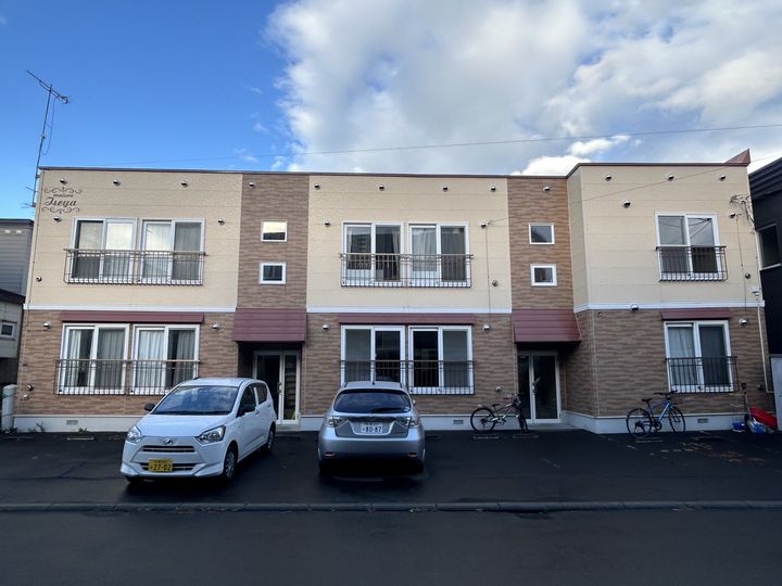 北海道札幌市手稲区西宮の沢一条4丁目の賃貸アパートの外観