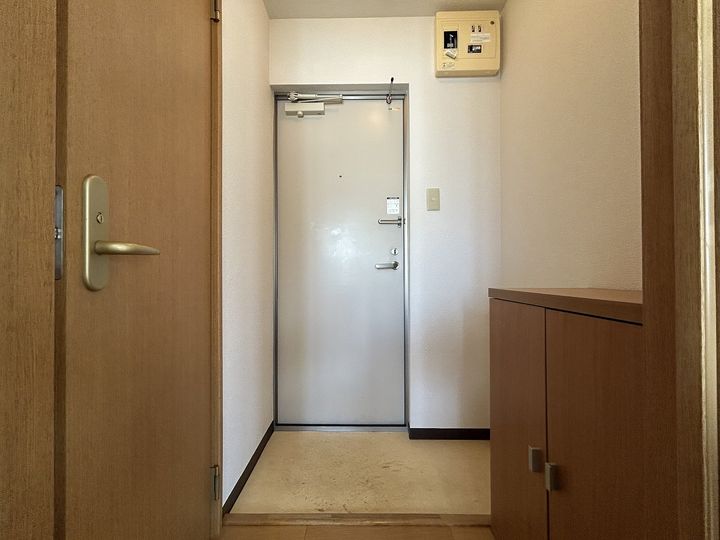 北海道石狩市花川南五条5丁目の賃貸マンションの玄関