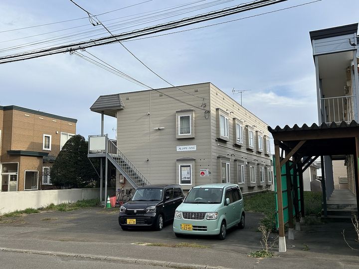 フレンドリーハウス011の外観