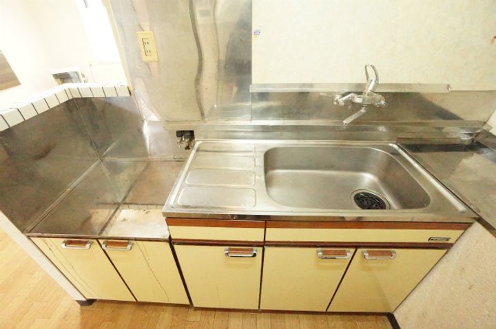 北海道札幌市手稲区曙四条3丁目の賃貸アパート105のキッチン
