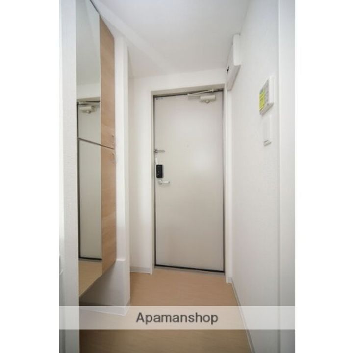 北海道札幌市手稲区前田六条16丁目の賃貸マンションの玄関