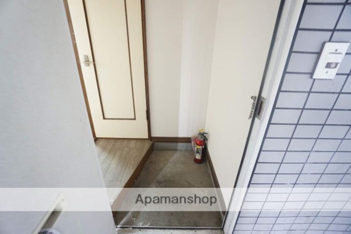 メゾンMYの玄関