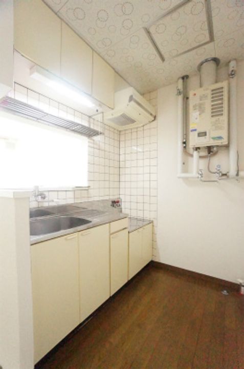 北海道札幌市手稲区富丘一条7丁目の賃貸アパートのキッチン