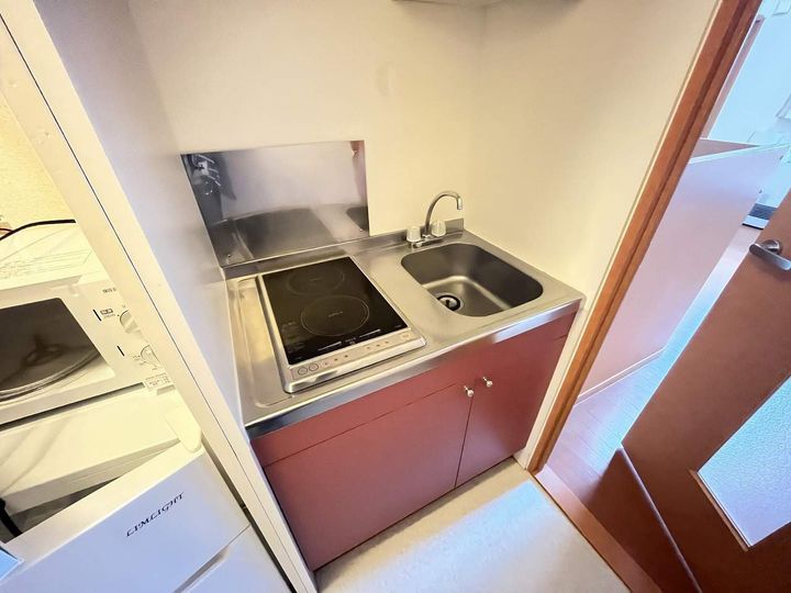 レオパレス金山104のキッチン
