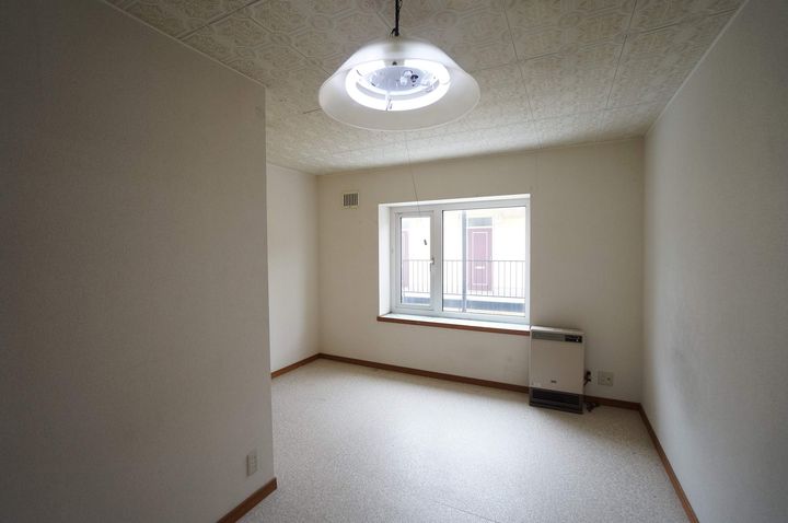 フレンドリーハウス002の居間