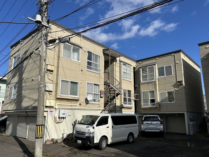 プラタナス曙A棟102の外観