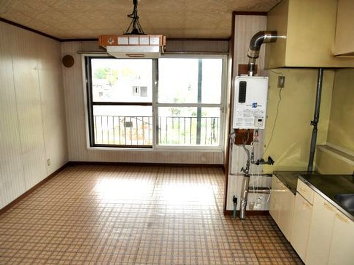 コーポ東の居間