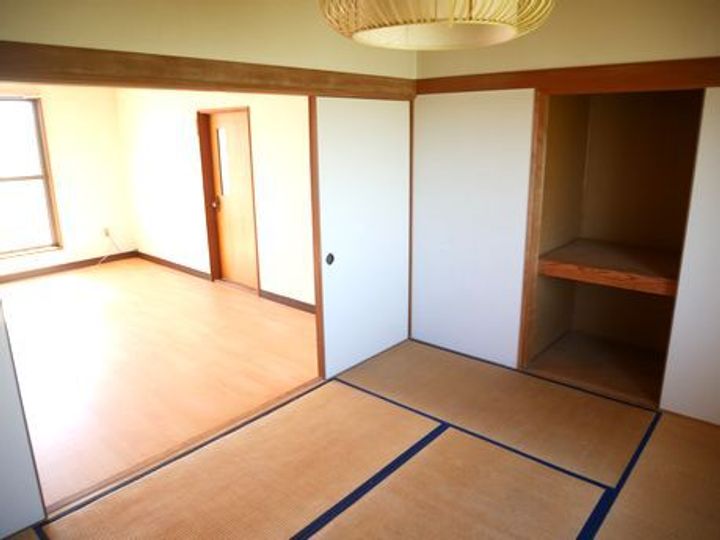 ハラダマンションの内装