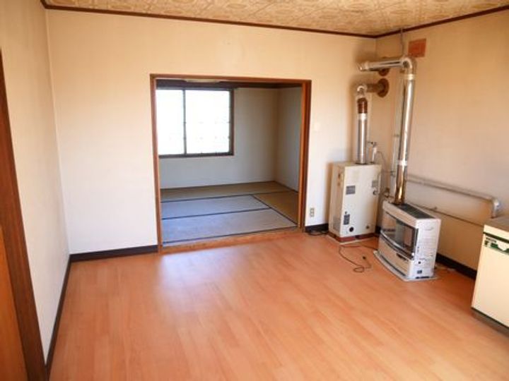 ハラダマンションの居間