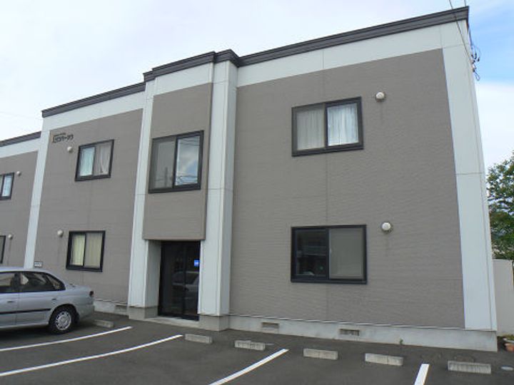 北海道岩見沢市三条東10丁目の賃貸アパートの外観