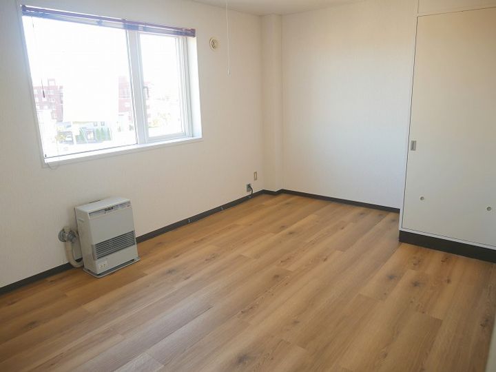 北海道岩見沢市美園七条8丁目の賃貸マンションの内装