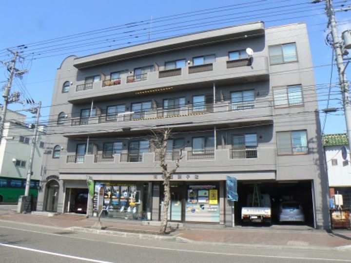 アルベージュビルの外観