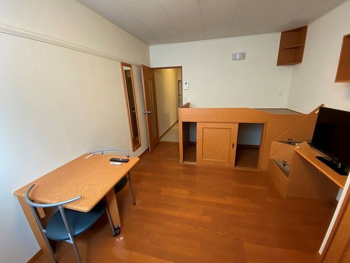レオパレスヴェルデュール108の居間