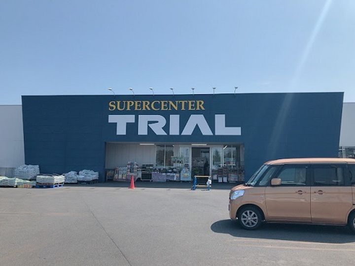 クリスタルコートの周辺