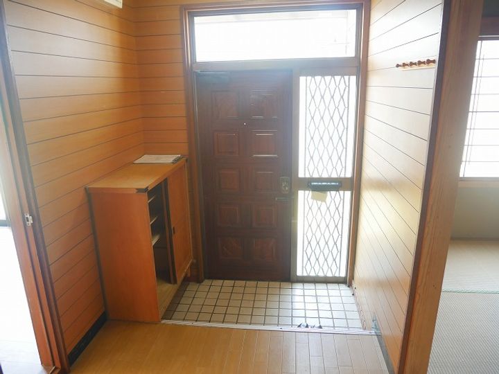 北海道岩見沢市南町八条5丁目(一戸建)の賃貸物件の玄関