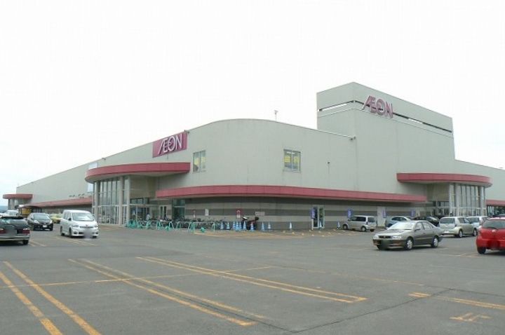 VIVIA’N TWICE(ヴィヴィアン トゥワイス)の周辺