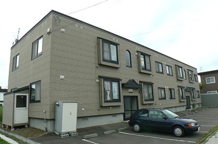 北海道岩見沢市南町八条5丁目の賃貸アパートの外観