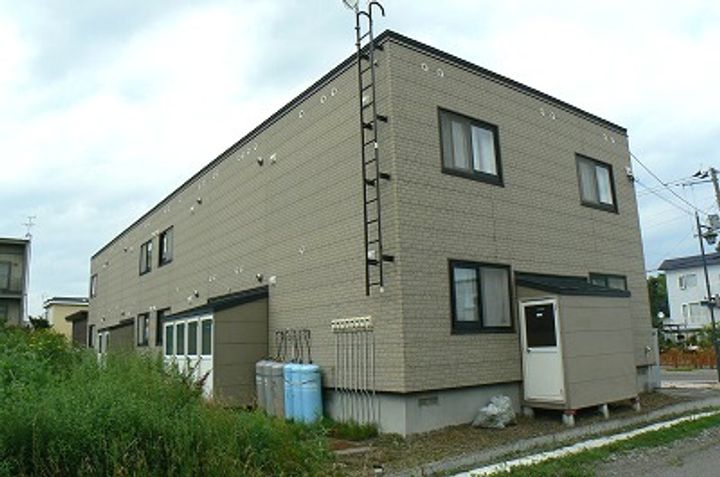 北海道岩見沢市南町八条5丁目の賃貸アパートの外観