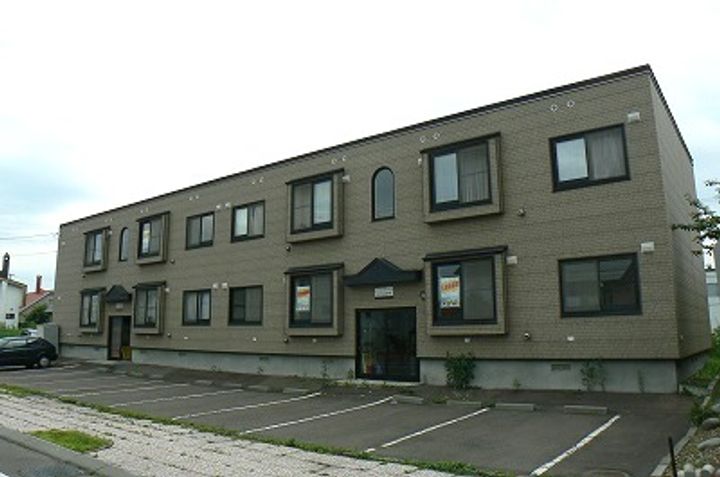 北海道岩見沢市南町八条5丁目の賃貸アパートの外観