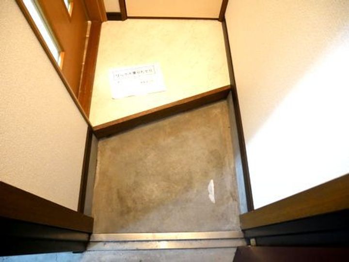 ハイツシャネルの玄関