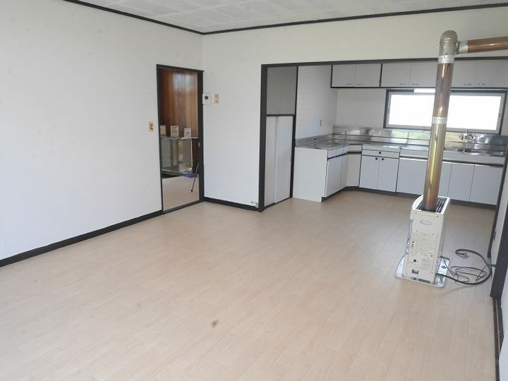 北海道岩見沢市日の出南1丁目(一戸建)の賃貸物件の居間