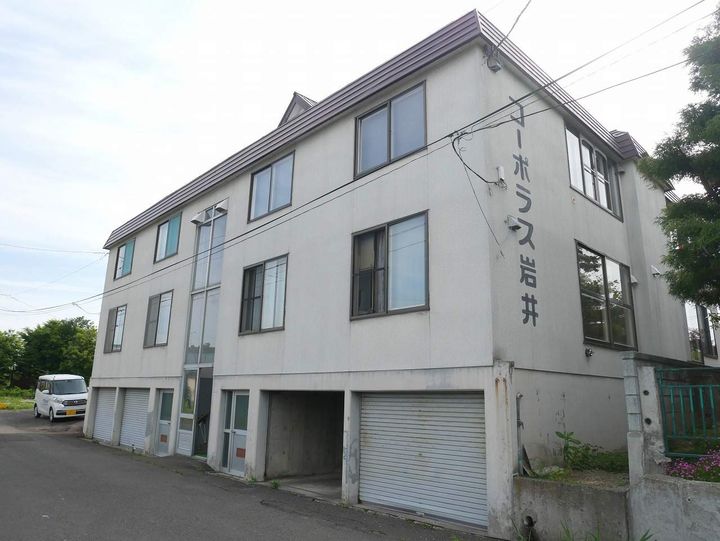 コーポラス岩井の外観