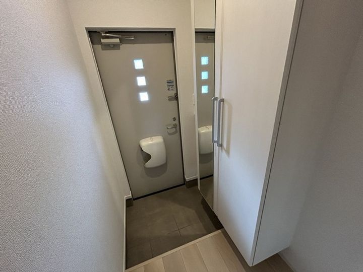 ビバ ラポールの玄関