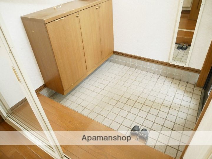 北海道岩見沢市北六条西18丁目(一戸建)の賃貸物件の玄関