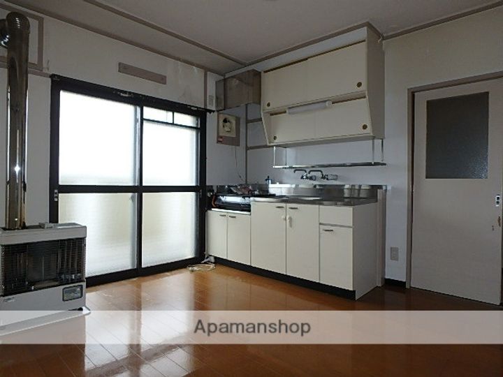 フォーシーズン滝川Ⅱの居間