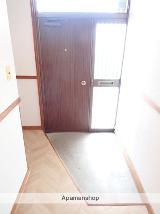 東町第二コーポAの玄関
