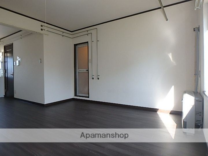 ユートピア21107の居間