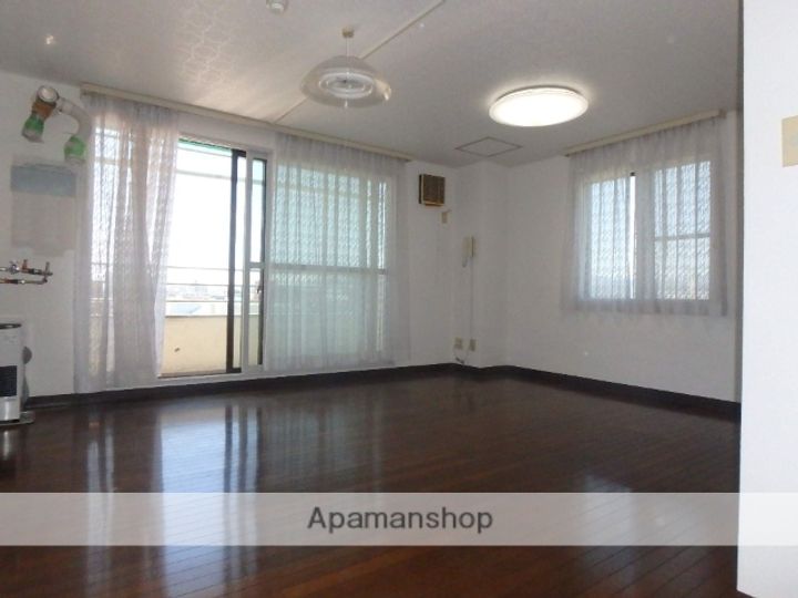 TSUMOTOクリーンハイツの居間