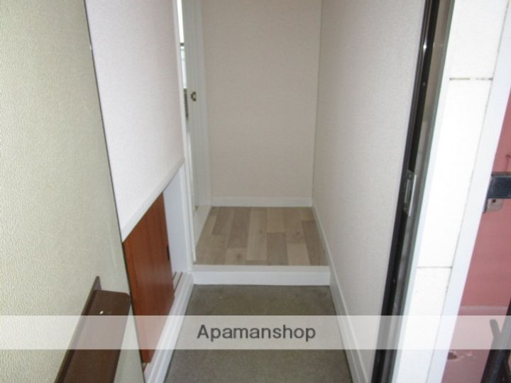 クレアハイツ201の玄関