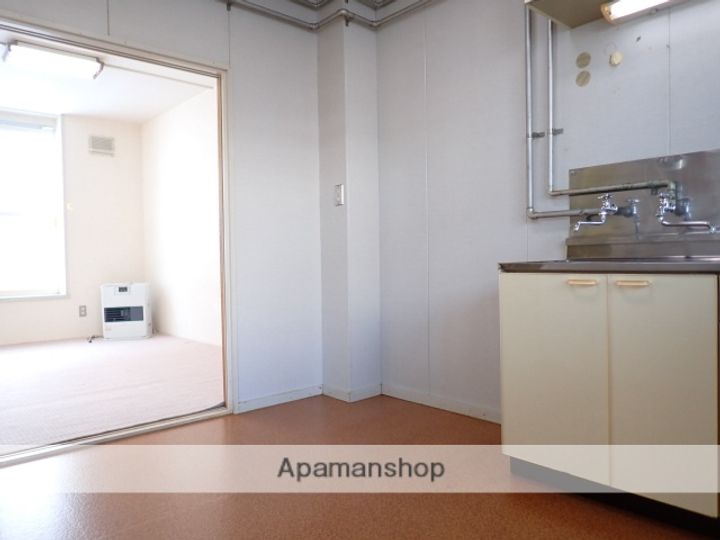 ハイツ山野の居間