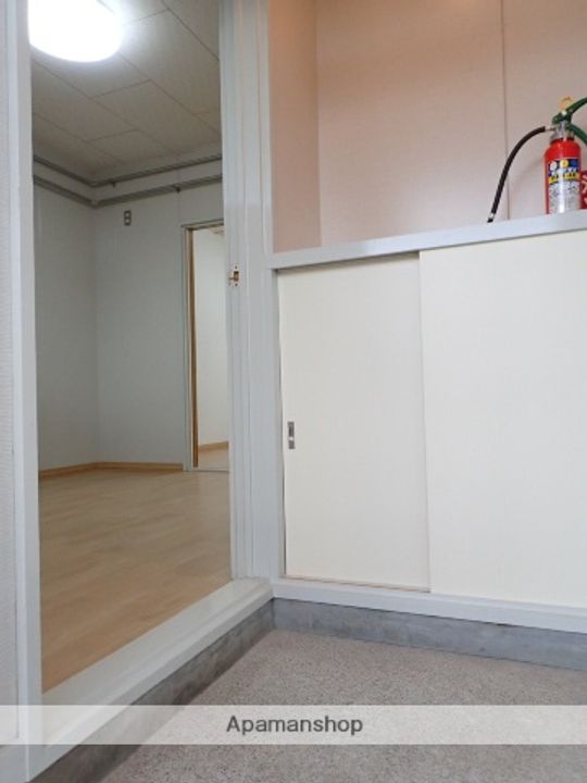 ハイツ山野の玄関