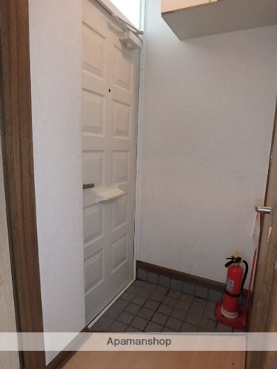 ウエストコーポの玄関