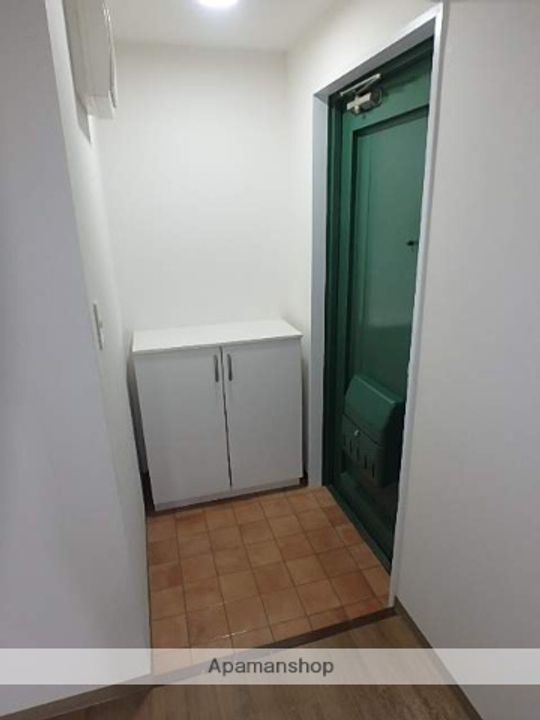 第2日新マンションの玄関