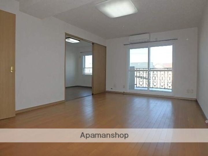 レバンテコレットC-202の居間