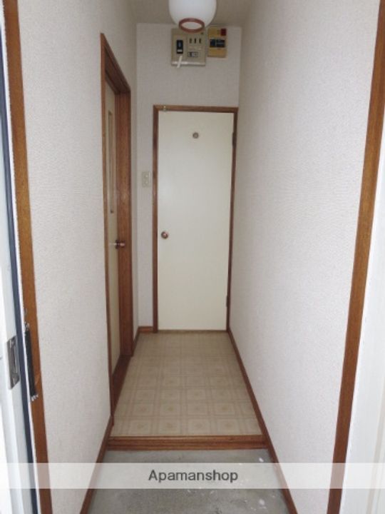 オリエンタルコーポの玄関