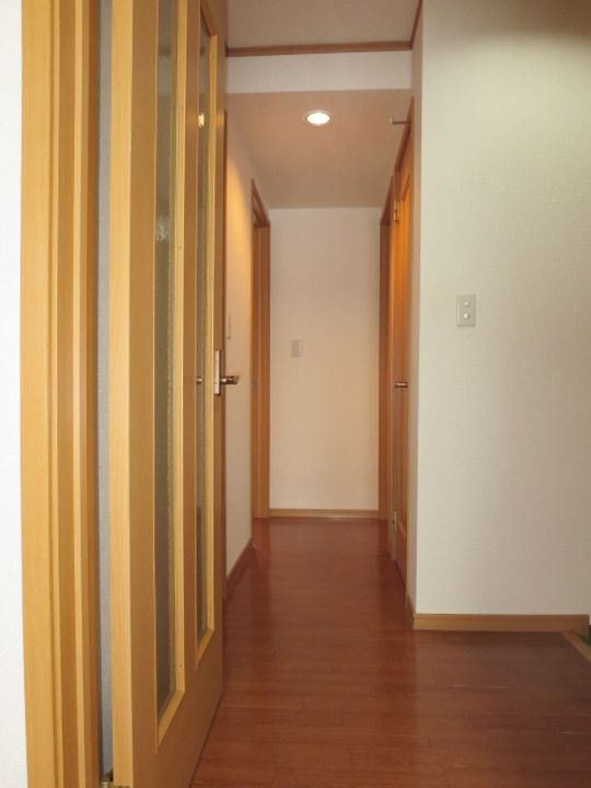 ベルグランデCの玄関