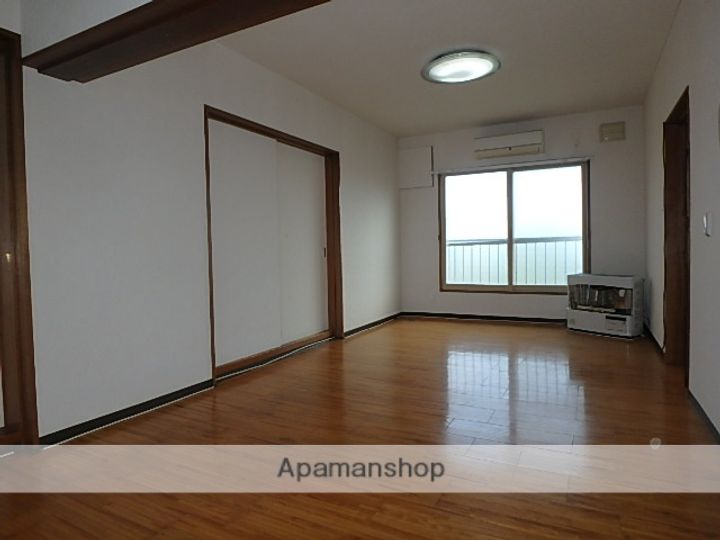 ハイツ石山の居間