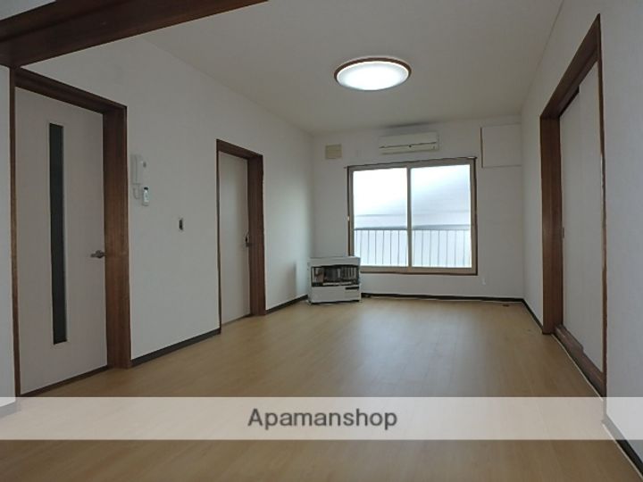 ハイツ石山の居間